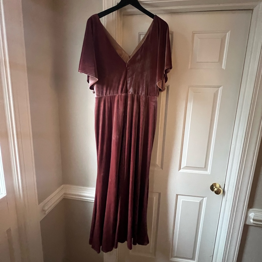 Revelry Mauve Maxi Dress - Picture 2 of 3